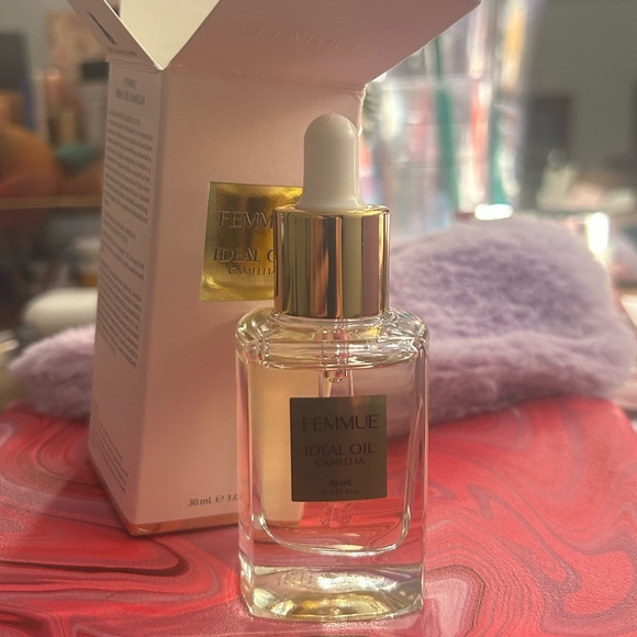 Femmue Facial Oil - Picture 4 of 4